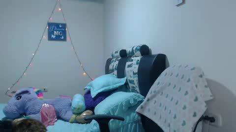 Snapshot of sahotlove1 chatting on December 9, 11:45 pm Karina online show from December 9, 11:45 pm