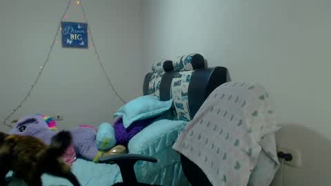 Snapshot of sahotlove1 chatting on December 10, 2:59 am Karina online show from December 10, 2:59 am