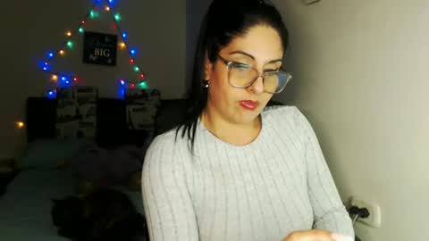 Snapshot of sahotlove1 chatting on January 4, 5:37 am Karina online show from January 4, 5:37 am