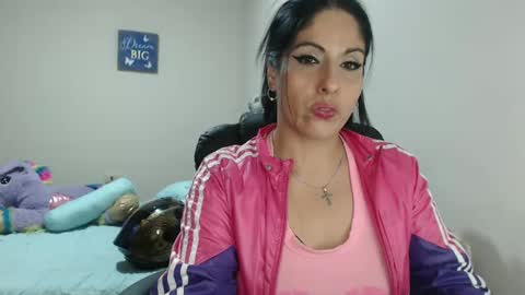 Snapshot of sahotlove1 chatting on January 7, 1:06 am Karina online show from January 7, 1:06 am