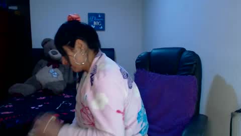 Snapshot of sahotlove1 chatting on September 18, 2:13 am Karina online show from September 18, 2:13 am