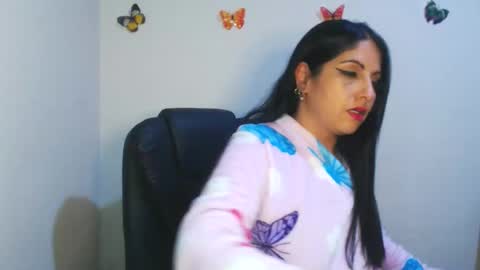 Snapshot of sahotlove1 chatting on October 19, 1:50 am Karina online show from October 19, 1:50 am
