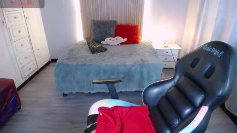 Snapshot of sailor_moon07 chatting on February 13, 3:35 am sailor online show from February 13, 3:35 am