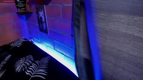 sainix_ online show from January 2, 9:39 pm