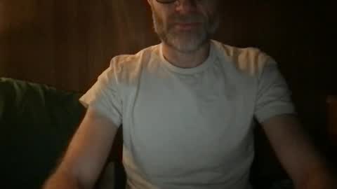 Snapshot of saint009 chatting on April 29, 8:48 pm saint009 online show from April 29, 8:48 pm