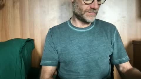 Snapshot of saint009 chatting on June 4, 1:06 pm saint009 online show from June 4, 1:06 pm