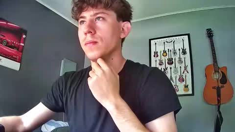 Snapshot of saint_nott chatting on November 16, 1:28 pm saint_nott online show from November 16, 1:28 pm