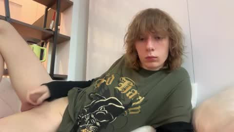 saintfawn online show from April 14, 4:46 pm