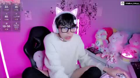 Snapshot of sakura_kitty_ chatting on June 22, 6:32 am Kitty online show from June 22, 6:32 am