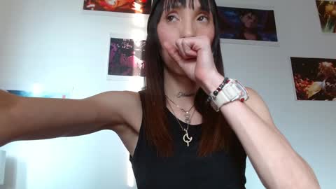 Snapshot of sakura_skinny chatting on December 11, 9:55 pm Sakura Skinny online show from December 11, 9:55 pm