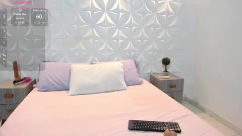 Snapshot of salem_rose01 chatting on February 6, 9:51 pm salem_rose01 online show from February 6, 9:51 pm