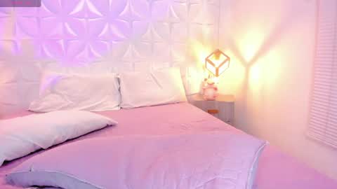 salem_rose01 online show from June 20, 4:26 am