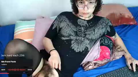 Snapshot of salemqueer_ chatting on July 22, 2:53 pm Sam online show from July 22, 2:53 pm