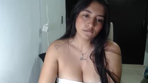 Snapshot of saliha_ chatting on April 25, 4:48 am saliha online show from April 25, 4:48 am