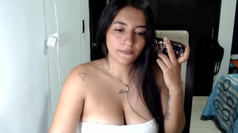 Snapshot of saliha_ chatting on May 21, 4:19 am saliha online show from May 21, 4:19 am