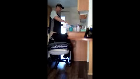 salis1981 online show from April 18, 7:18 pm