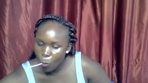 sally_bee1 online show from July 8, 4:11 pm