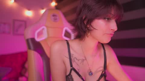 SALLY online show from December 3, 1:19 am