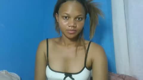 Snapshot of sallywett chatting on January 19, 12:38 am SallyWett online show from January 19, 12:38 am