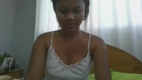 Snapshot of sallywett chatting on February 24, 3:04 am SallyWett online show from February 24, 3:04 am