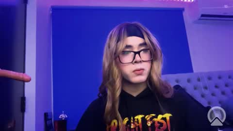 Snapshot of sallyyy22211 chatting on November 1, 9:55 am sallyyy22211 online show from November 1, 9:55 am