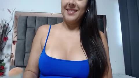 Snapshot of salmma_milf chatting on January 17, 11:37 am Salmma online show from January 17, 11:37 am