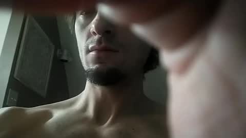 Snapshot of salmonman1305 chatting on December 17, 9:17 am salmonman1305 online show from December 17, 9:17 am