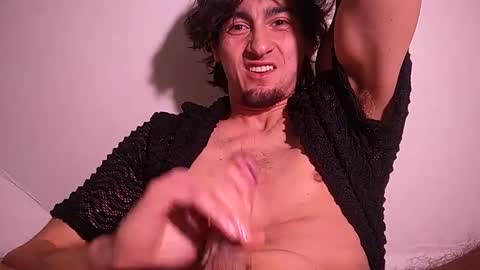 Snapshot of salmonman1305 chatting on February 18, 7:21 am salmonman1305 online show from February 18, 7:21 am