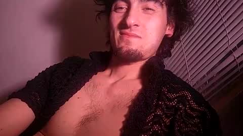 Snapshot of salmonman1305 chatting on February 19, 3:06 am salmonman1305 online show from February 19, 3:06 am