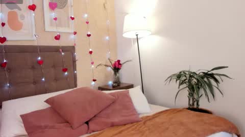 Salo     online show from February 14, 3:42 pm