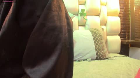 salome online show from March 31, 2:06 pm