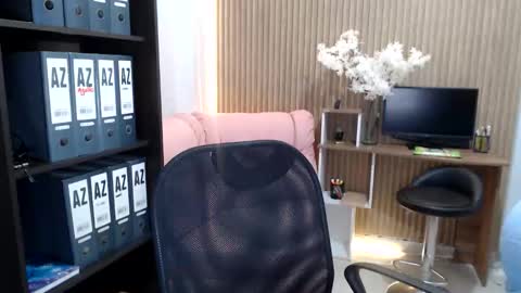 Snapshot of salome_010 chatting on April 24, 10:23 pm Salome online show from April 24, 10:23 pm