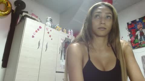 Snapshot of salome_drasin chatting on March 17, 7:01 am salome_drasin online show from March 17, 7:01 am