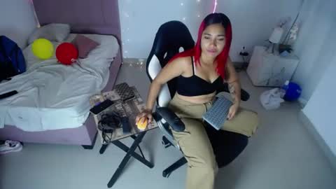 Snapshot of salome_horny3 chatting on July 5, 11:39 am salome_horny3 online show from July 5, 11:39 am