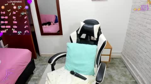 Snapshot of salome_rojas_ chatting on June 5, 7:30 pm Salome online show from June 5, 7:30 pm