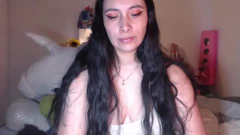 yenny online show from December 6, 7:32 am