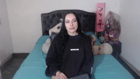 yenny online show from October 18, 4:37 am