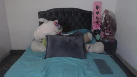 yenny online show from November 11, 3:28 am