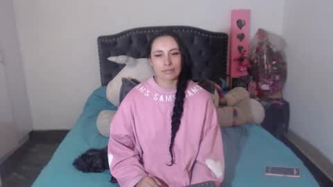 yenny online show from December 18, 4:29 am