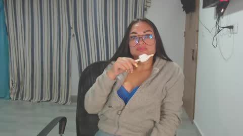 Snapshot of salomesaints chatting on October 3, 1:24 am salome online show from October 3, 1:24 am