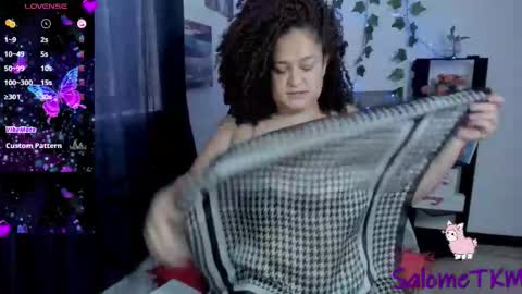 Snapshot of salometkm chatting on February 13, 2:24 pm Andrea online show from February 13, 2:24 pm