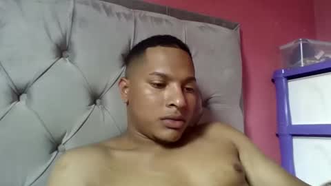 Snapshot of salomoon23 chatting on December 1, 5:57 pm INSTAGRAM luis1pedraza online show from December 1, 5:57 pm