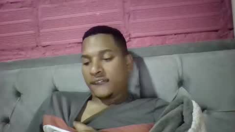 Snapshot of salomoon23 chatting on December 22, 10:06 am INSTAGRAM luis1pedraza online show from December 22, 10:06 am