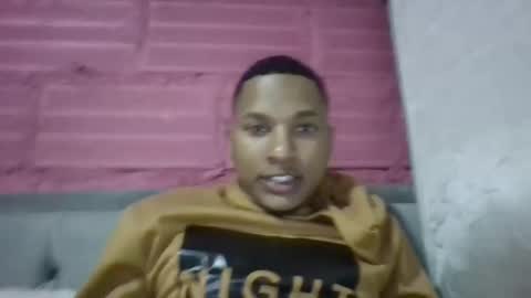 Snapshot of salomoon23 chatting on December 24, 2:33 pm INSTAGRAM luis1pedraza online show from December 24, 2:33 pm
