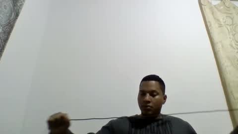 Snapshot of salomoon23 chatting on February 8, 12:28 pm INSTAGRAM luis1pedraza online show from February 8, 12:28 pm