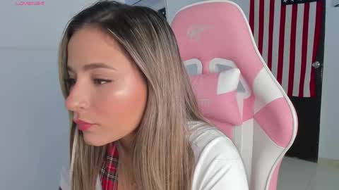 Snapshot of saloome_miller chatting on September 14, 2:33 am Salome online show from September 14, 2:33 am