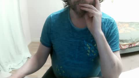 Snapshot of saltimbanquier chatting on February 14, 3:58 pm Saltimbanquier Salt ou Banquier online show from February 14, 3:58 pm