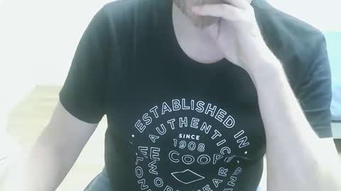 Snapshot of saltimbanquier chatting on September 29, 12:43 pm Saltimbanquier Salt ou Banquier online show from September 29, 12:43 pm