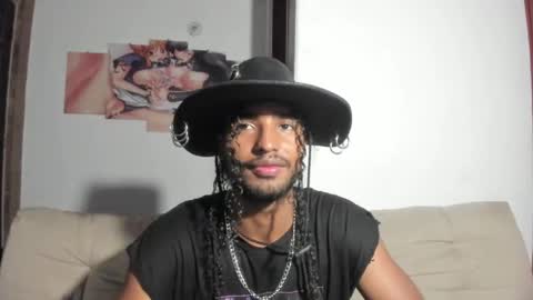 Snapshot of salvatore_amator chatting on May 18, 4:51 am salvatore_amator online show from May 18, 4:51 am