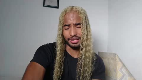 Snapshot of salvatore_amator chatting on May 24, 12:54 pm salvatore_amator online show from May 24, 12:54 pm
